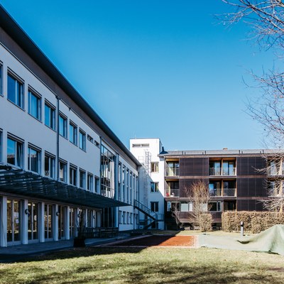 Krankenhaus Maria Ebene Rückseite.jpg