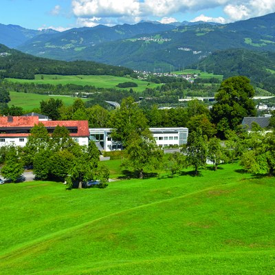 Krankenhaus Maria Ebene Sommer.jpg